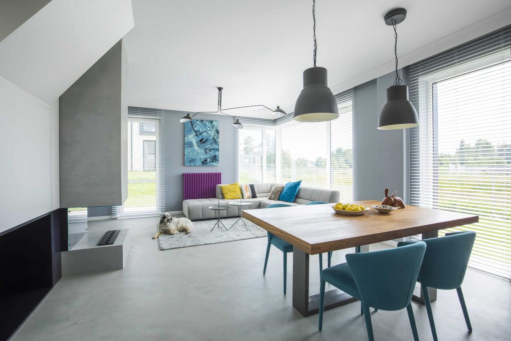 Espaço organizado em um apartamento
