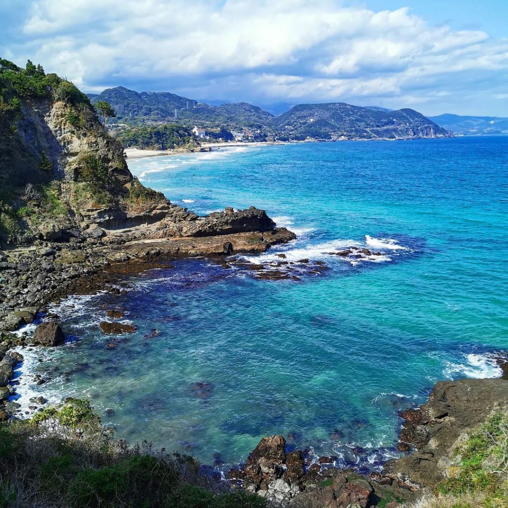 Bãi Shirahama (Nguồn: tài khoản IG @rambling_in_japan)