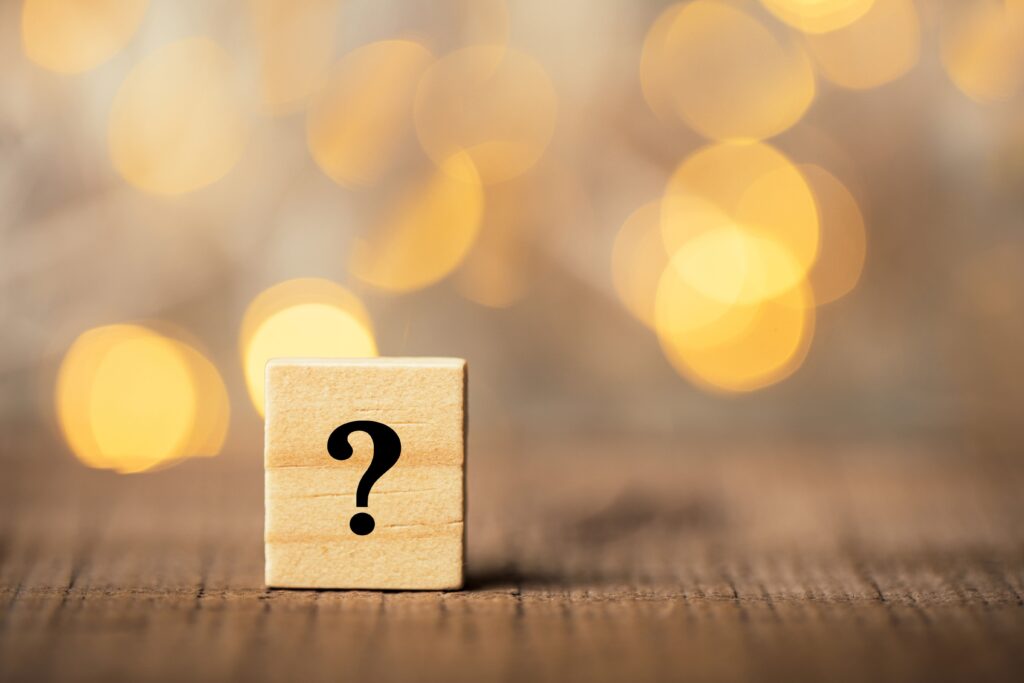 Hướng dẫn quy trình đi xem nhà 3 Question mark wooden cube