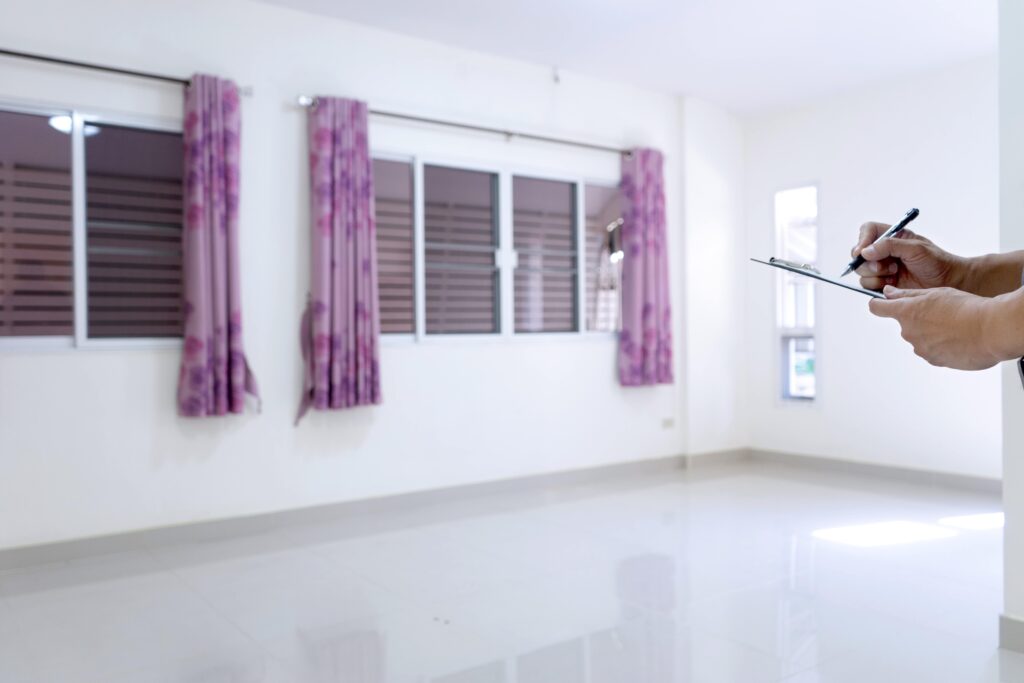 Hướng dẫn quy trình đi xem nhà 4 Empty living room