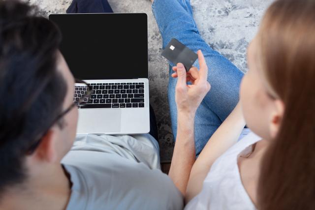 How Should You Split Your Bills? Financial Tips for Couples Living Together! 6 image2