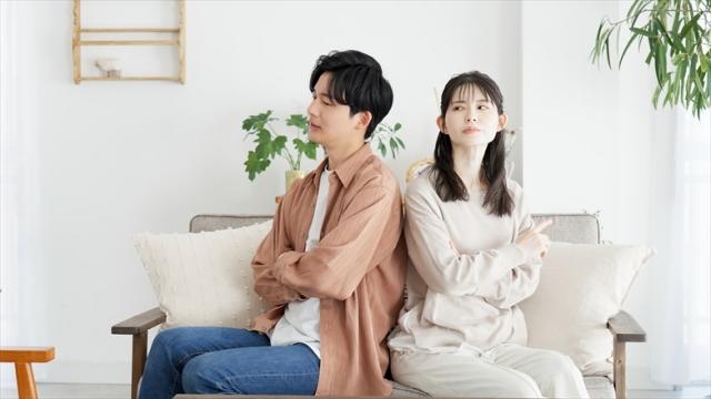 How Should You Split Your Bills? Financial Tips for Couples Living Together! 2 image4