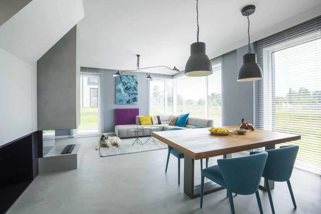 Espaço organizado em um apartamento