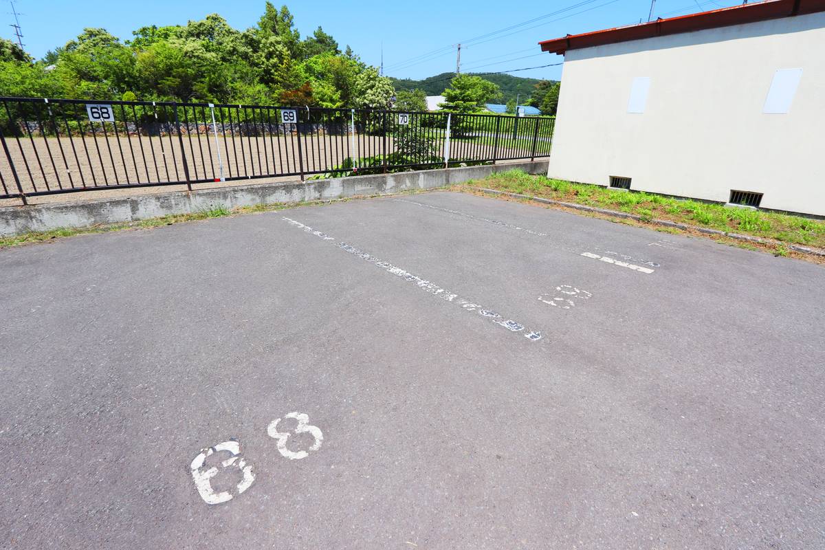 Bãi đậu xe của Village House Kuriyama ở Yuubari-gun