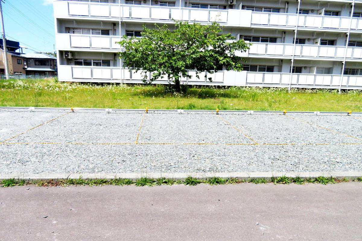 八戸市ビレッジハウス新井田西の駐車場