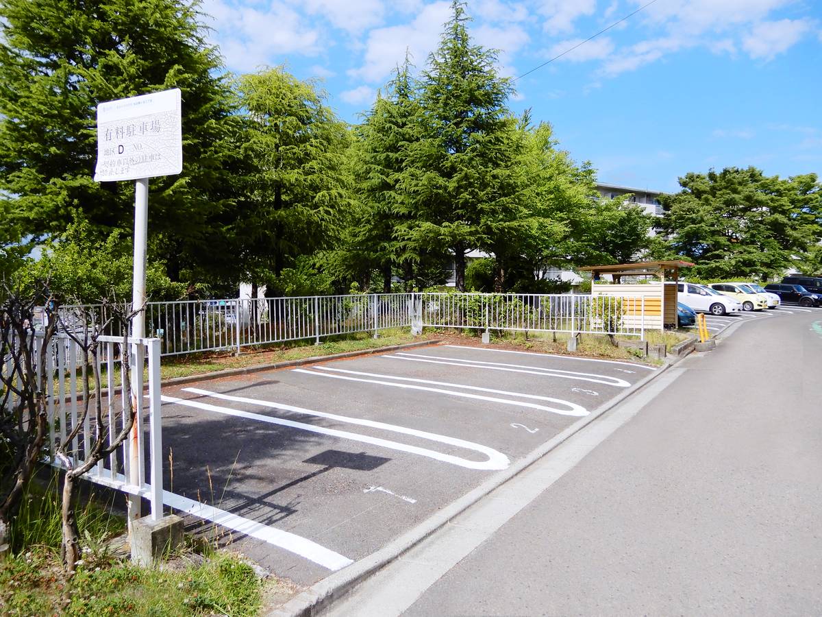 Bãi đậu xe của Village House Tsurugaya 2 Chome ở Miyagino-ku