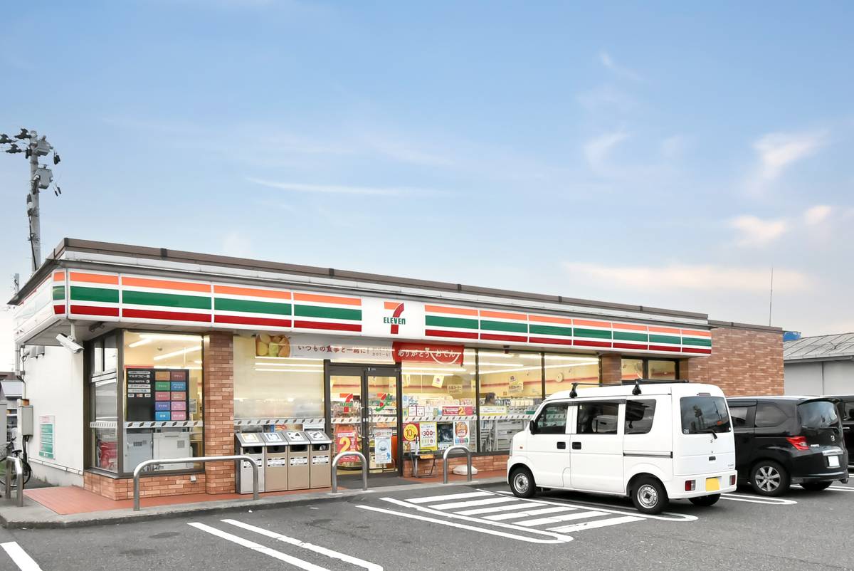 Cửa hàng tiện lợi gần Village House Terayama ở Higashi-ku