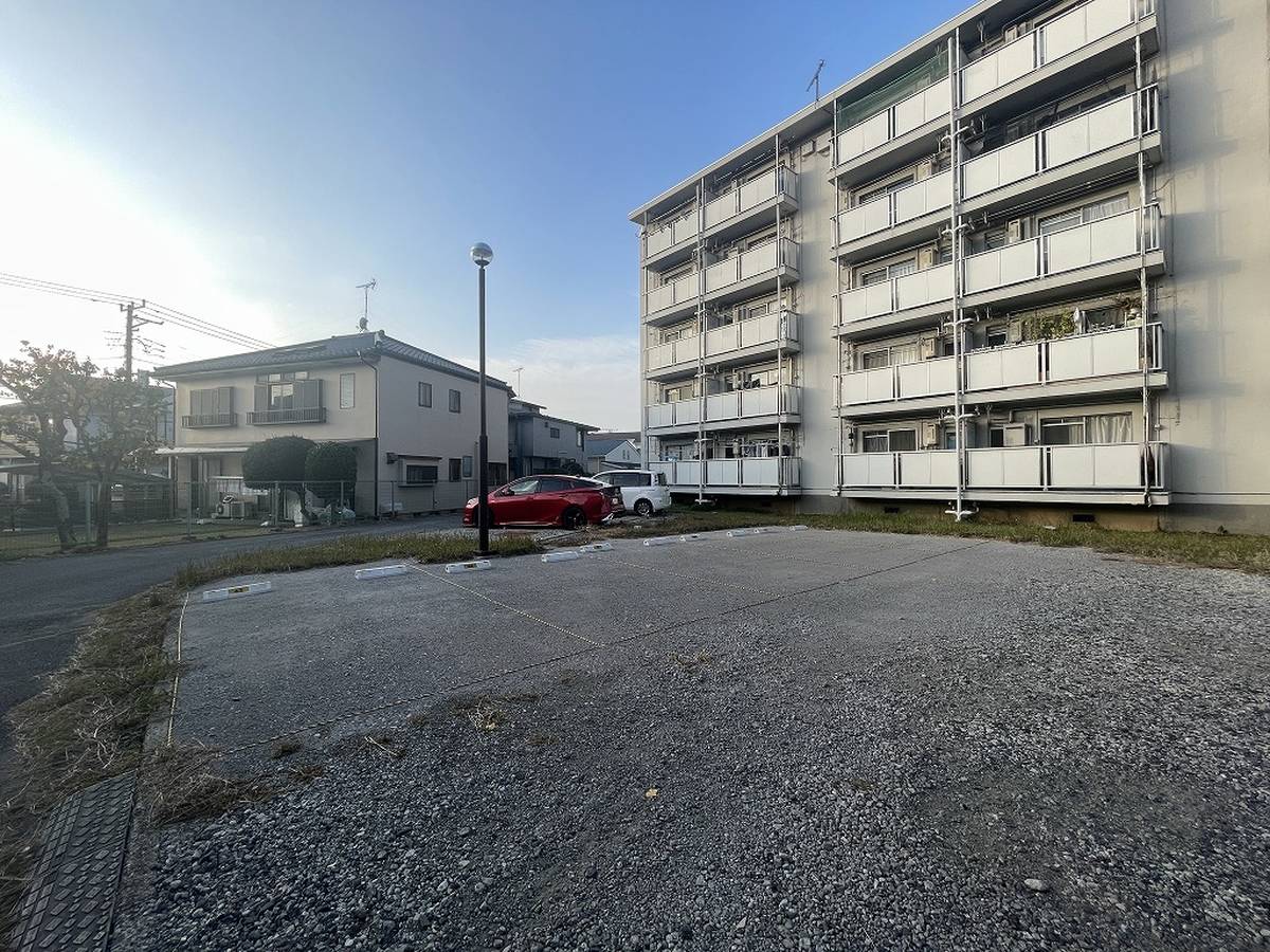 稲毛区ビレッジハウス長沼の駐車場