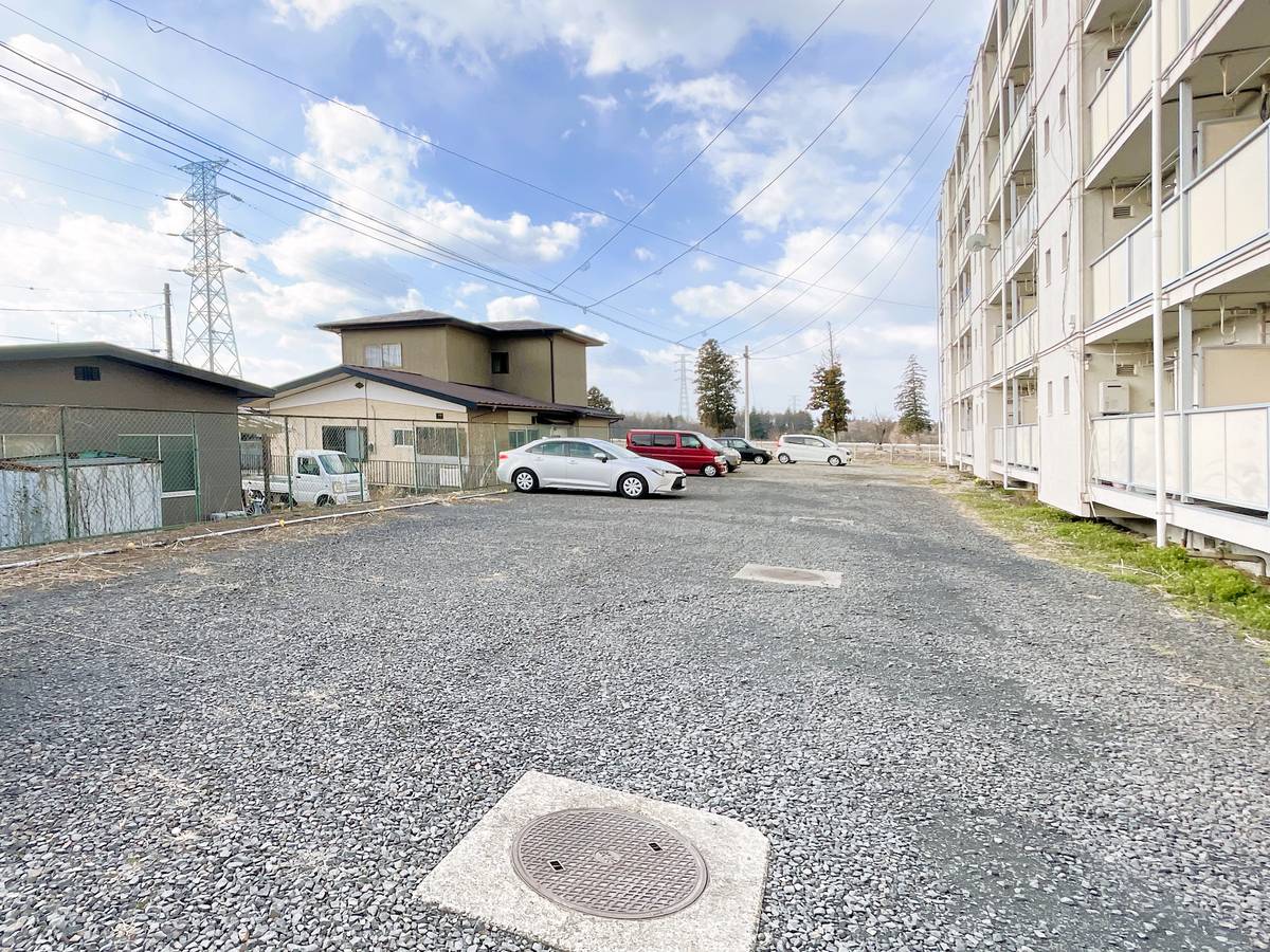 Bãi đậu xe của Village House Toyoura ở Nasushiobara-shi