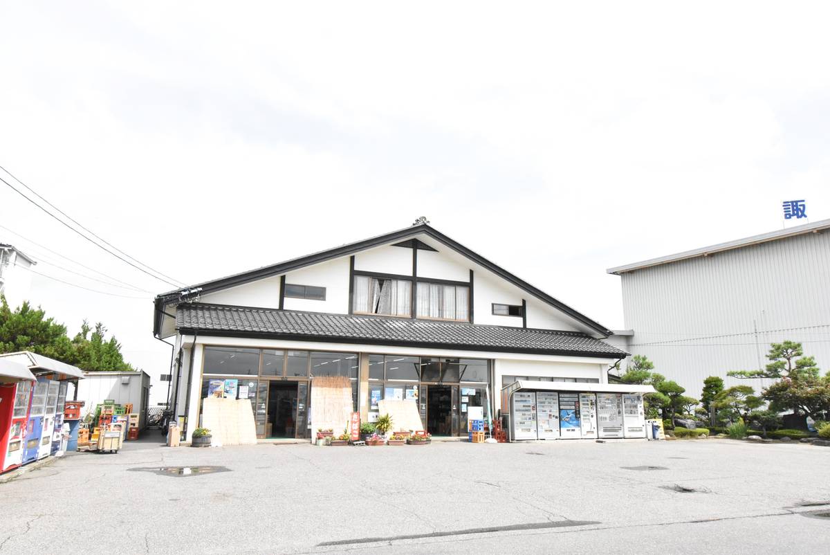 Supermercado perto do Village House Sasaga em Matsumoto-shi