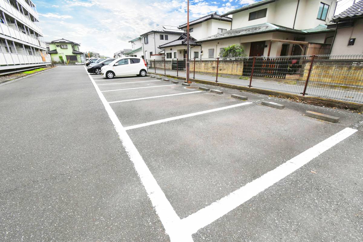 Estacionamento Village House Nakanuki em Tsuchiura-shi