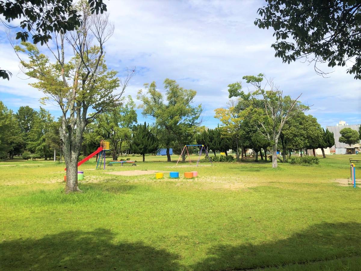 Parque perto do Village House Sasagawa em Yokkaichi-shi