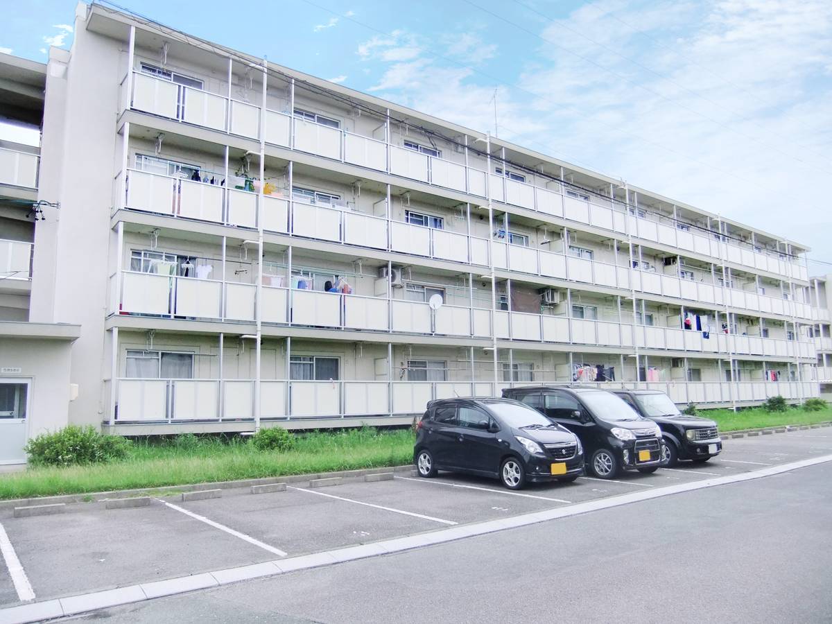 Parking lot of Village House Tsuda in Toyohashi-shi