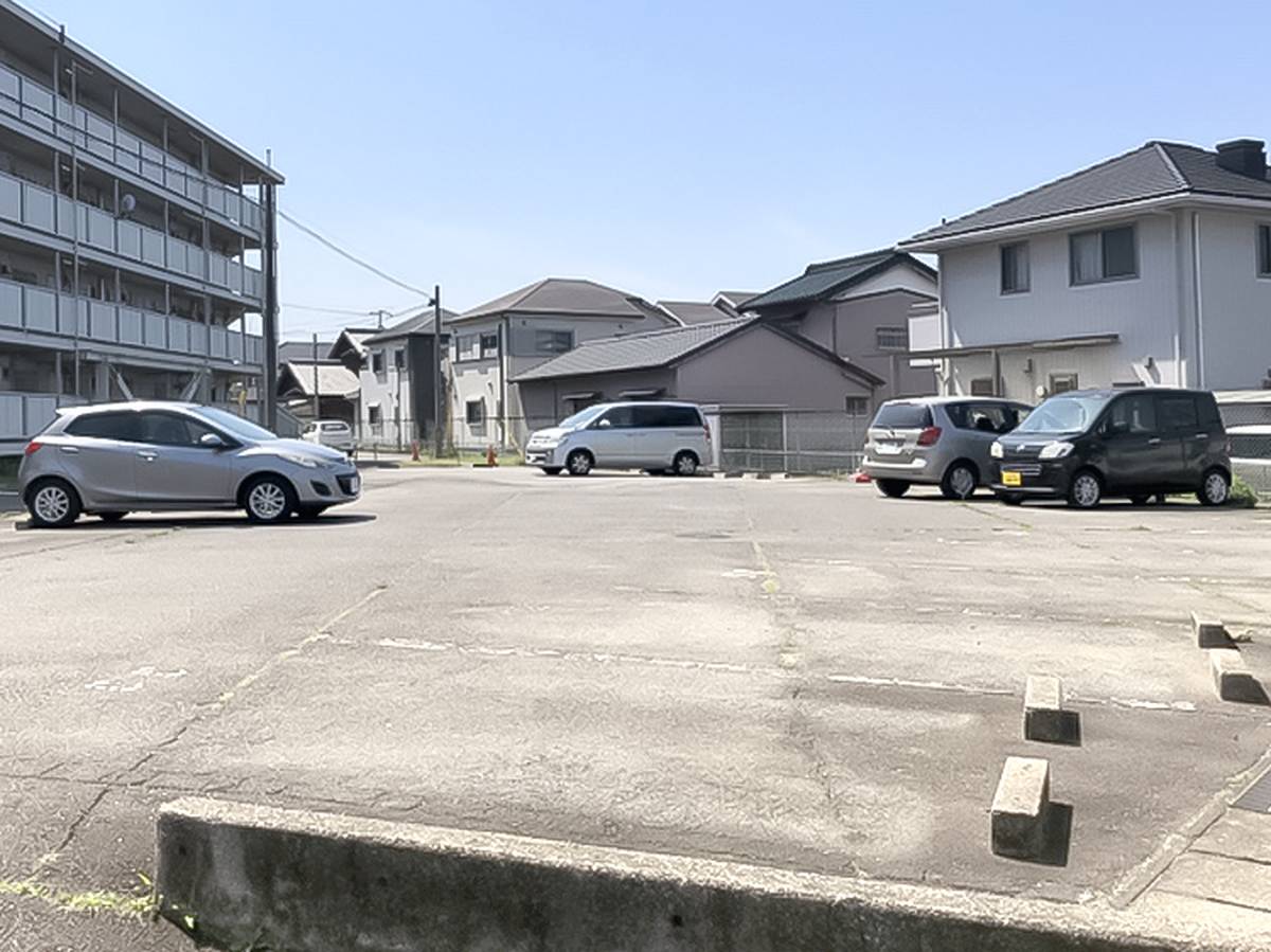 Parking lot of Village House Seki in Seki-shi