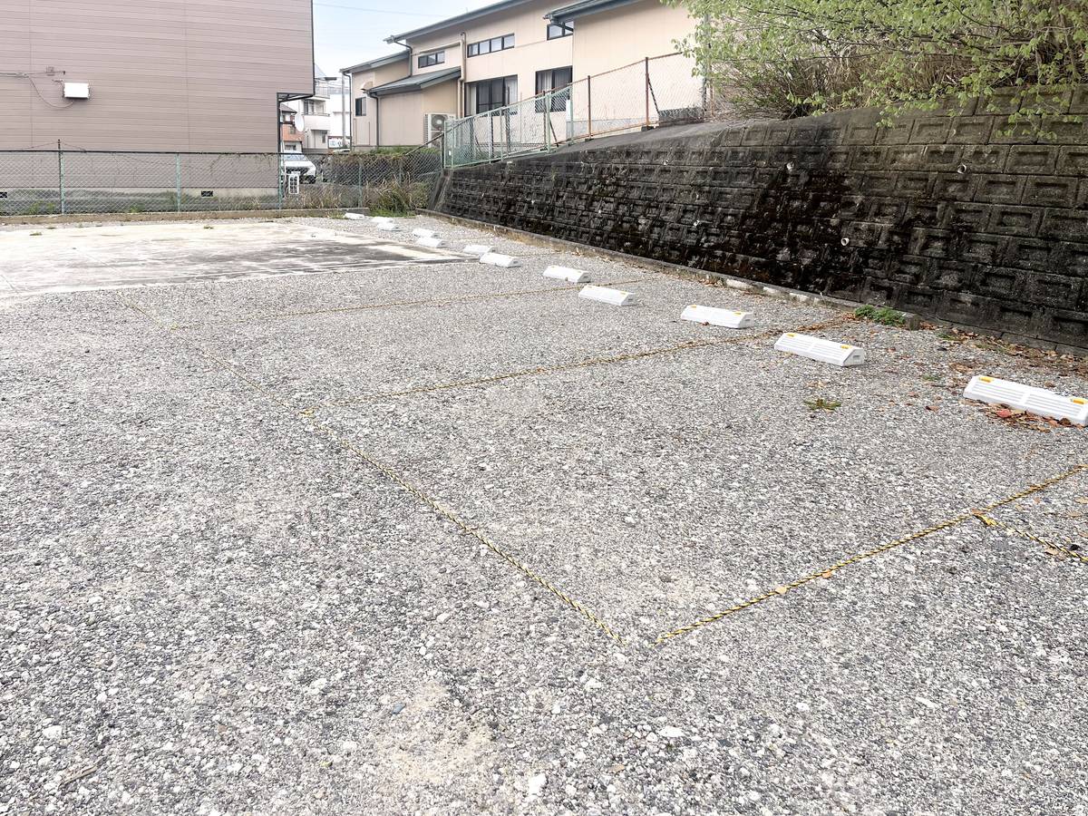 Parking lot of Village House Ekaku Shinmachi in Toyota-shi