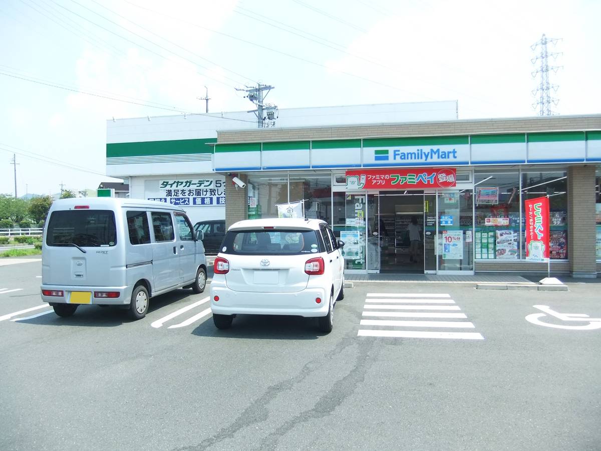 Cửa hàng tiện lợi gần Village House Sato ở Toyohashi-shi