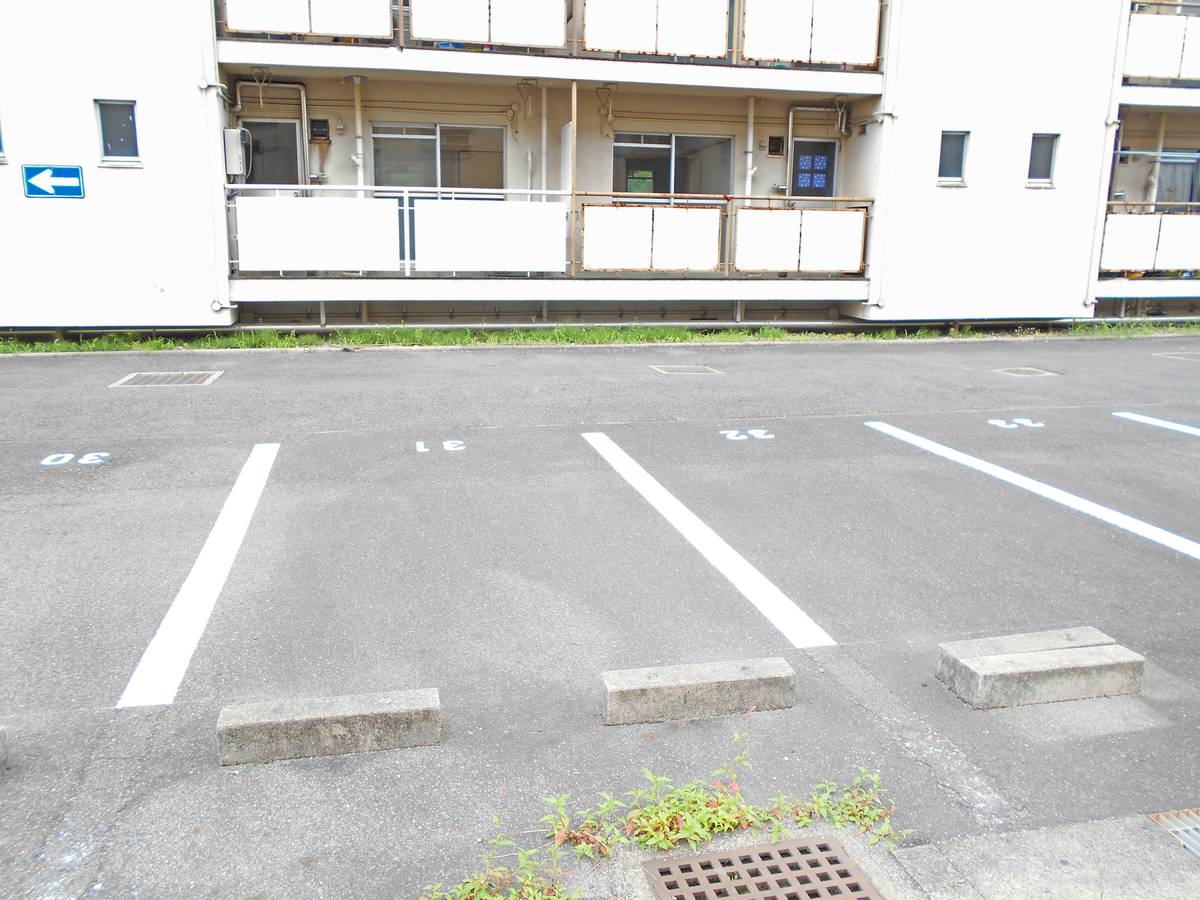Bãi đậu xe của Village House Ochiai ở Seto-shi
