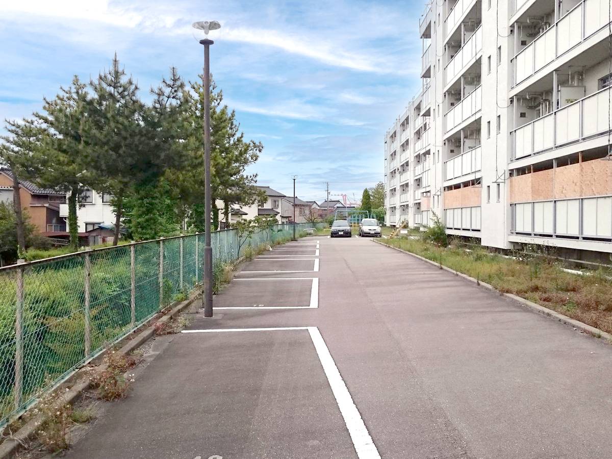 Parking lot of Village House Horioka in Imizu-shi