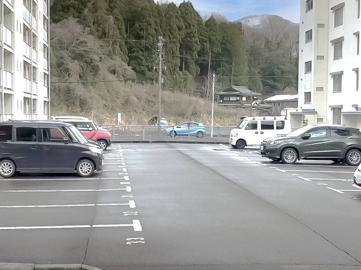 Tsuruga-shi ရှိ ကားပါကင်နေရာ ၏ Village House Yoza