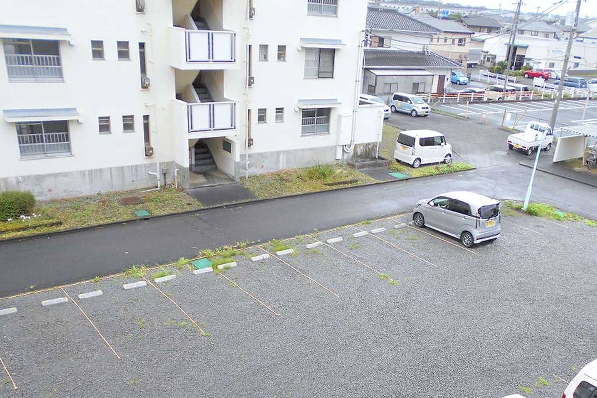 Bãi đậu xe của Village House Hara ở Numazu-shi