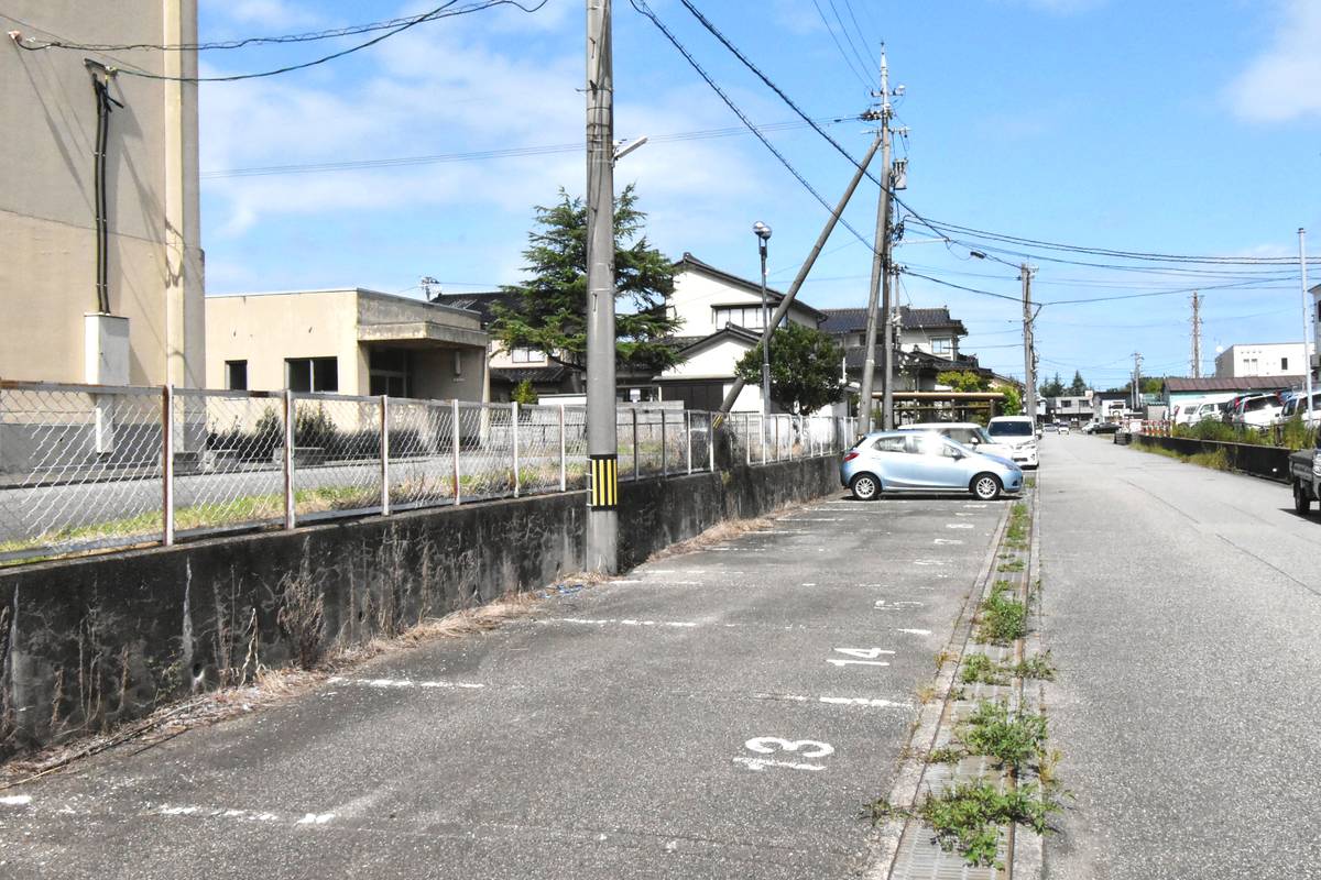 Parking lot of Village House Tsukurimichi in Imizu-shi