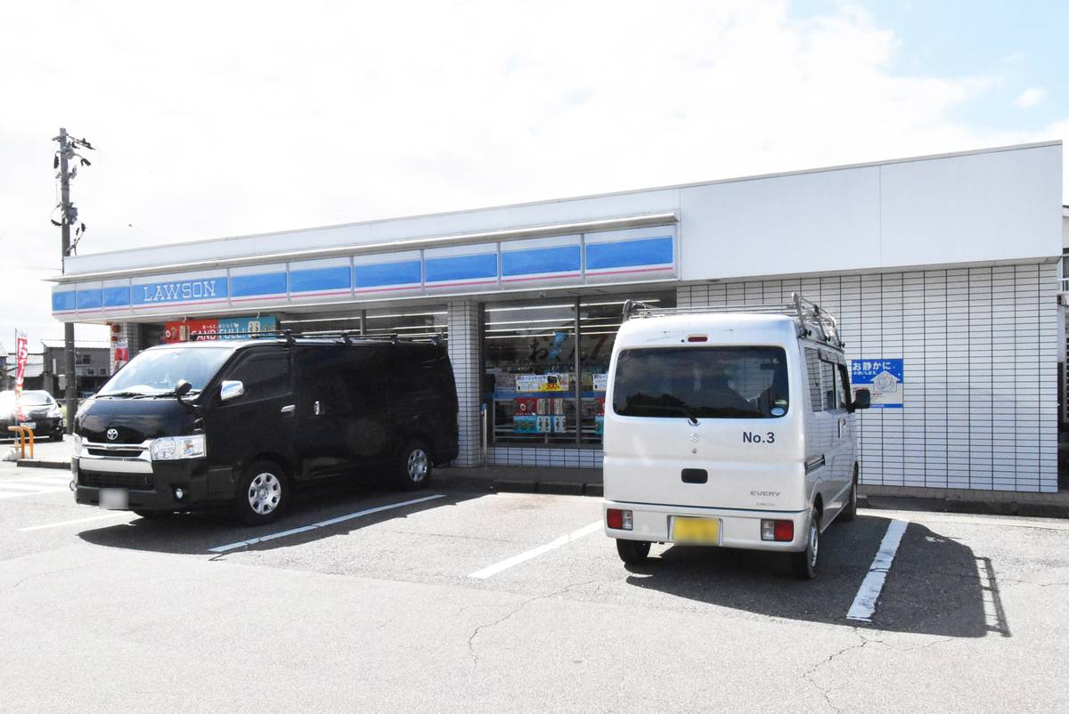Cửa hàng tiện lợi gần Village House Tsukurimichi ở Imizu-shi
