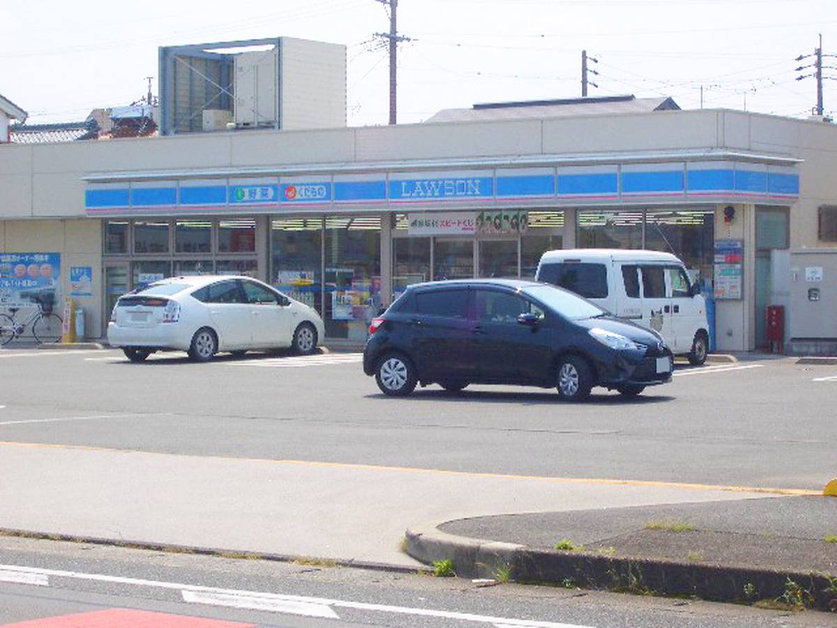 Cửa hàng tiện lợi gần Village House Toyokawa ở Toyokawa-shi