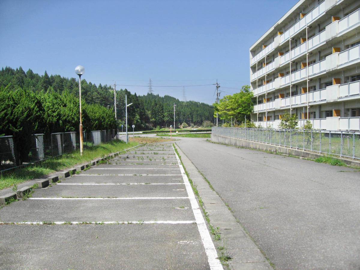 Estacionamento Village House Noumi em Hakui-gun