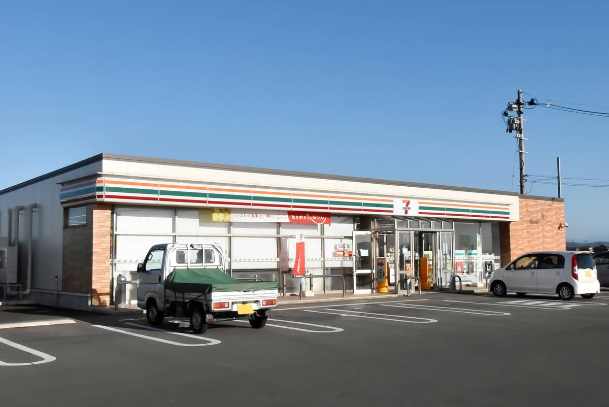 Cửa hàng tiện lợi gần Village House Tsubame ở Tsubame-shi