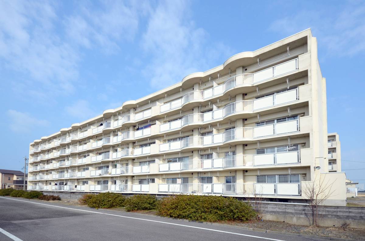 白山市ビレッジハウス成町の建物外観