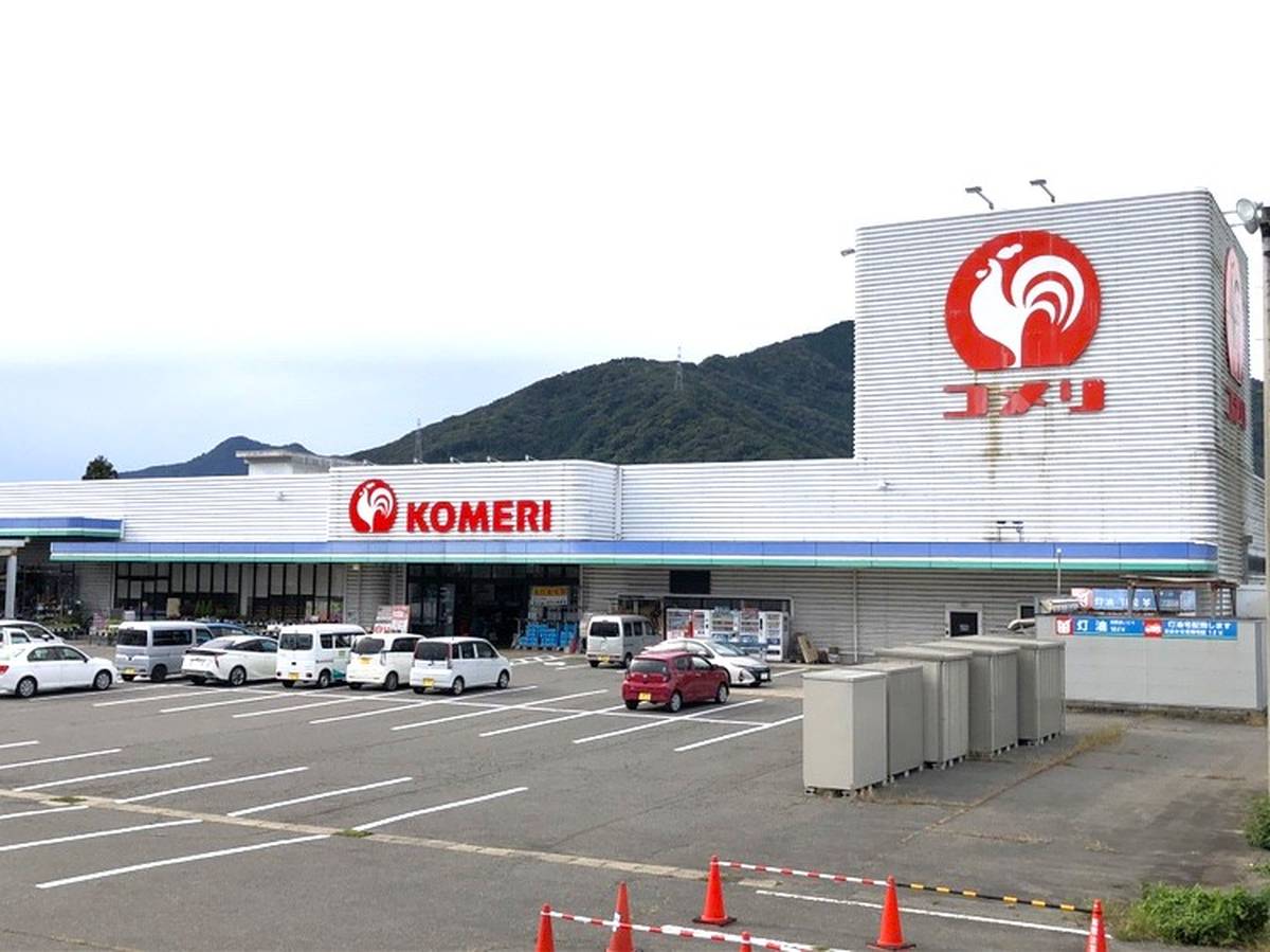 Katsuyama-shi ရှိ Village House Shikadani အနီးရှိ အိမ်ဆောက်ပစ္စည်းစင်တာ