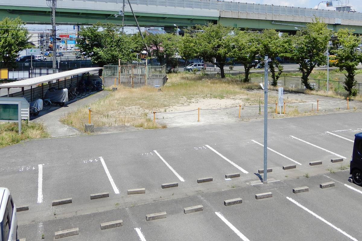 和泉市ビレッジハウス葛ノ葉の駐車場