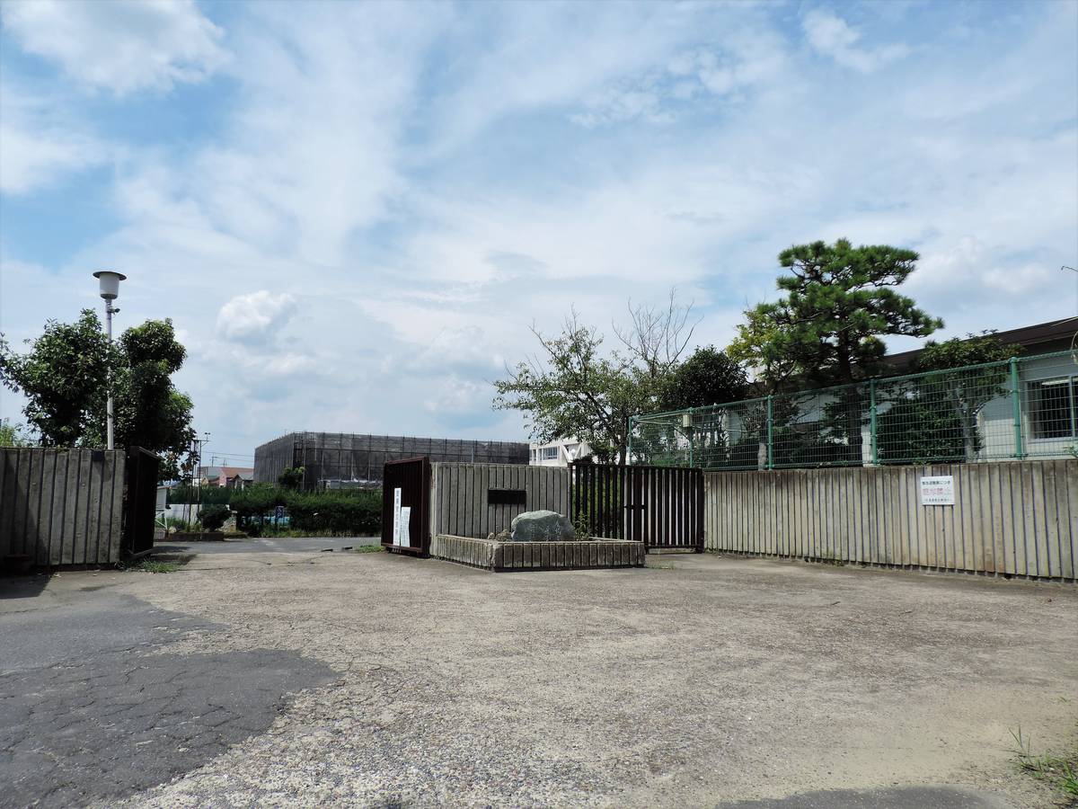 Elementary School near Village House Kuraji in Katano-shi