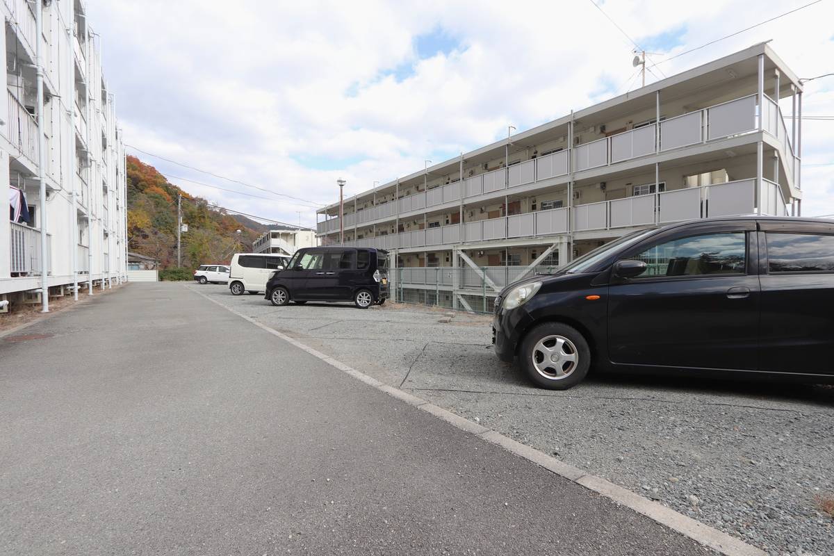 姫路市ビレッジハウス書写台の駐車場