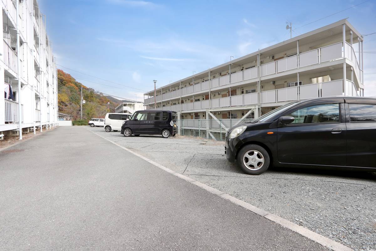姫路市ビレッジハウス書写台の駐車場