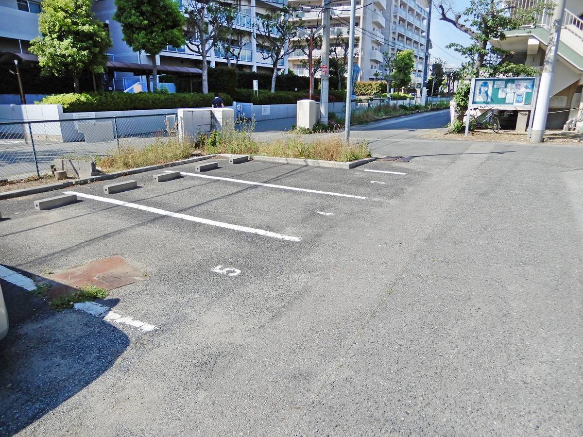 Bãi đậu xe của Village House Konoike ở Itami-shi
