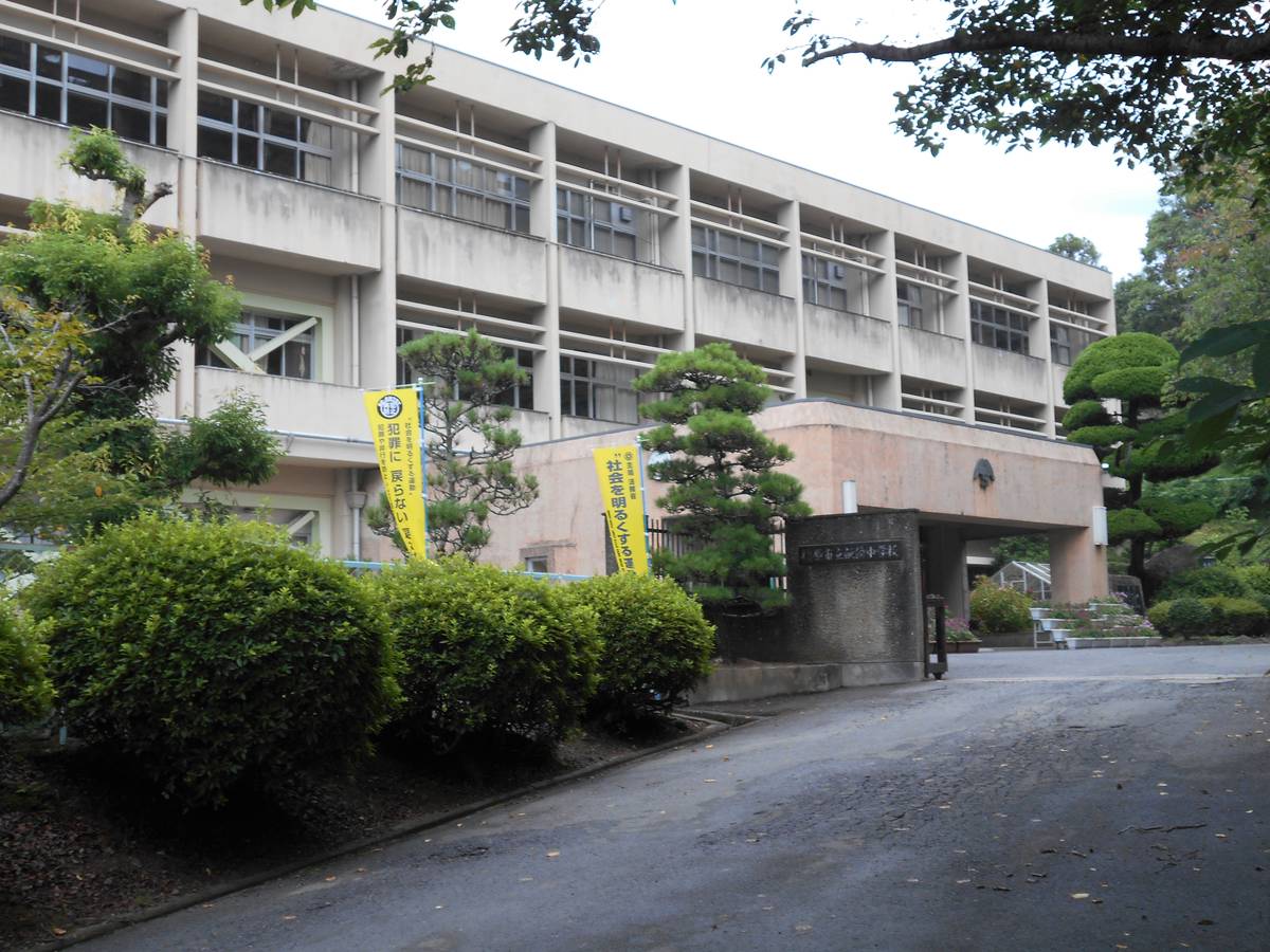 Junior High School near Village House Mise in Kashihara-shi