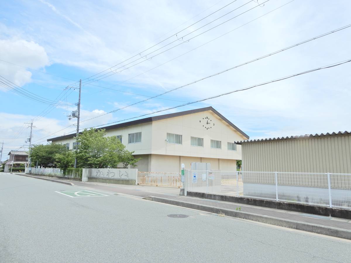 Escola primária perto do Village House Ao em Ono-shi