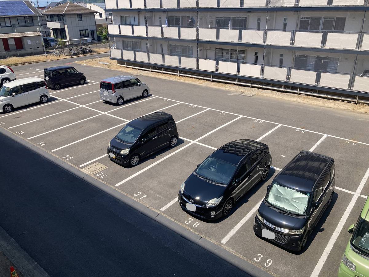 彦根市ビレッジハウス稲枝の駐車場