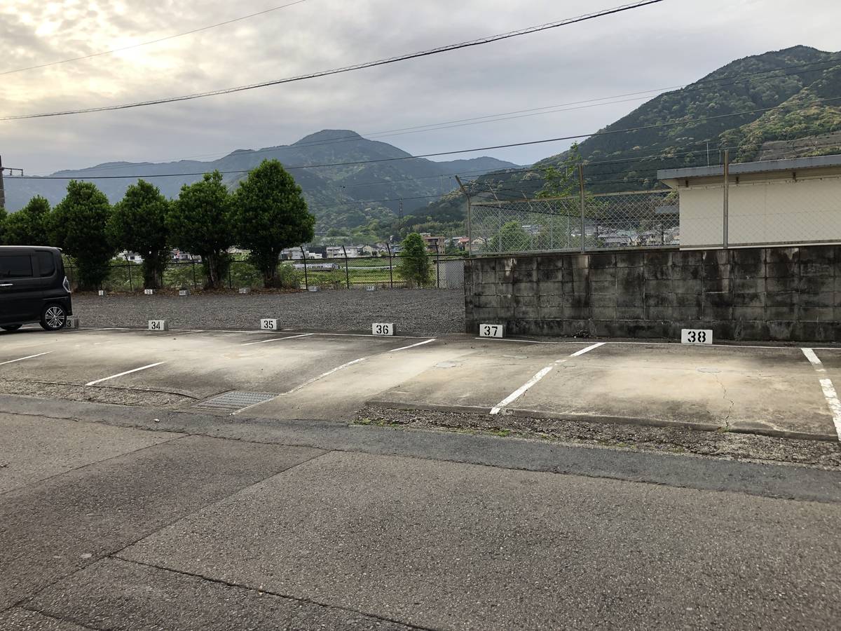 Parking lot of Village House Miwasaki in Shingu-shi