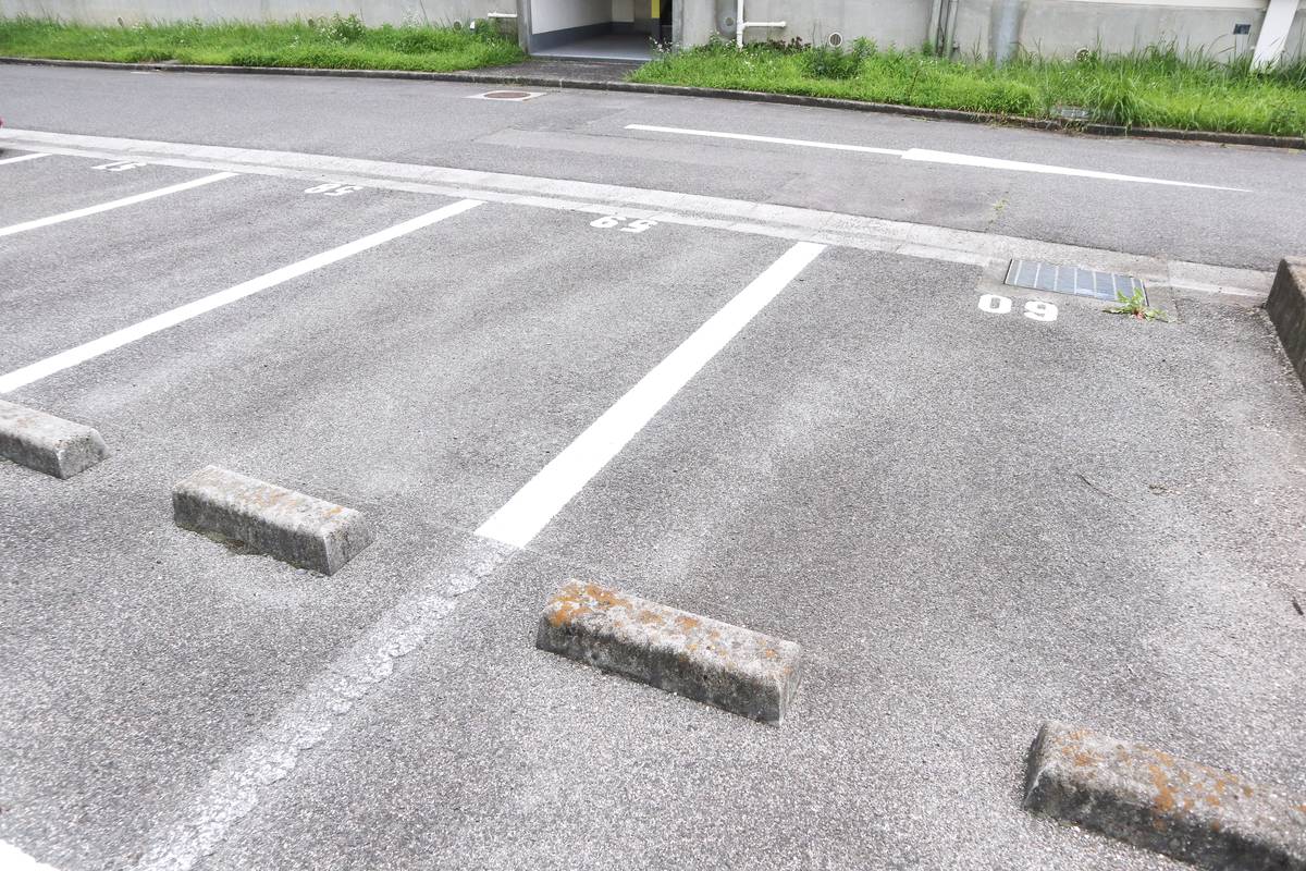 Bãi đậu xe của Village House Honmura ở Sakaide-shi
