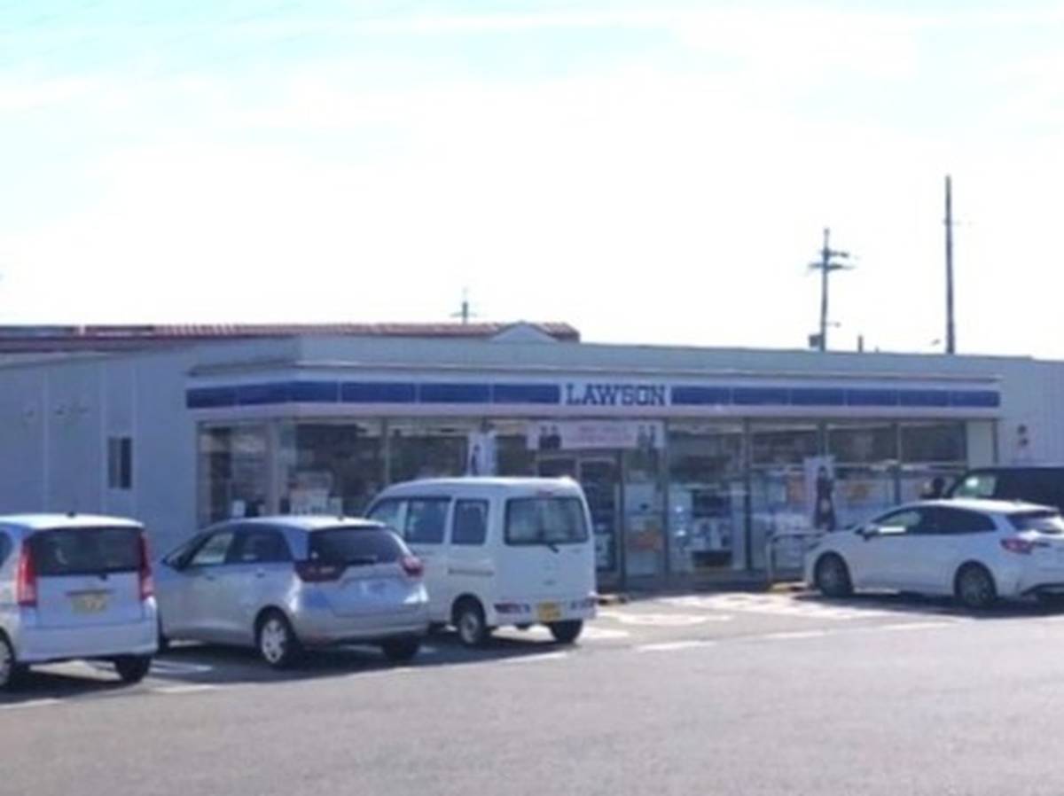 Cửa hàng tiện lợi gần Village House Sasagaoka ở Koka-shi