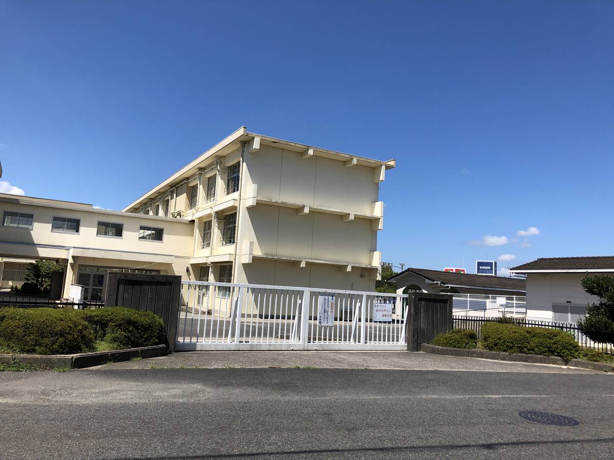 Trường tiểu học gần Village House Sasagaoka ở Koka-shi