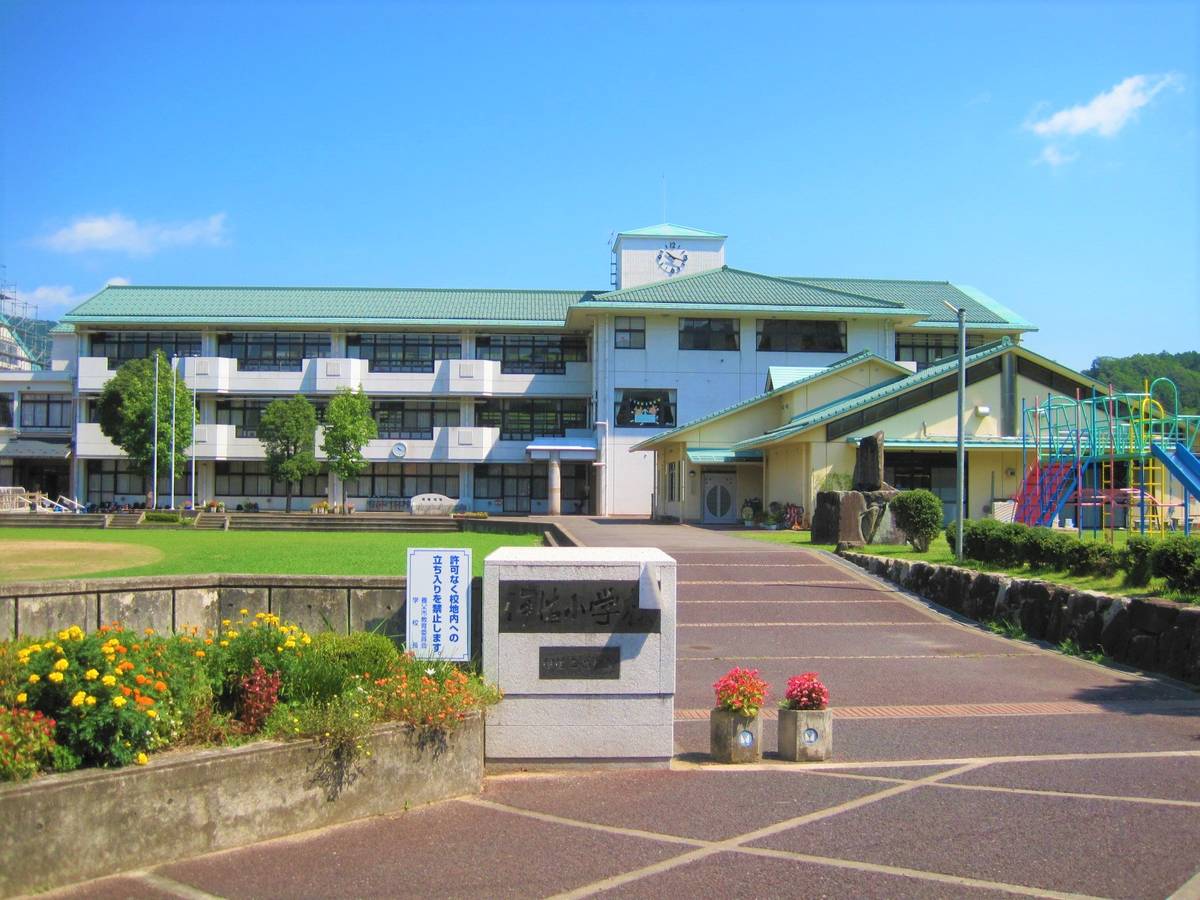 Elementary School near Village House Tsurumi in Yabu-shi