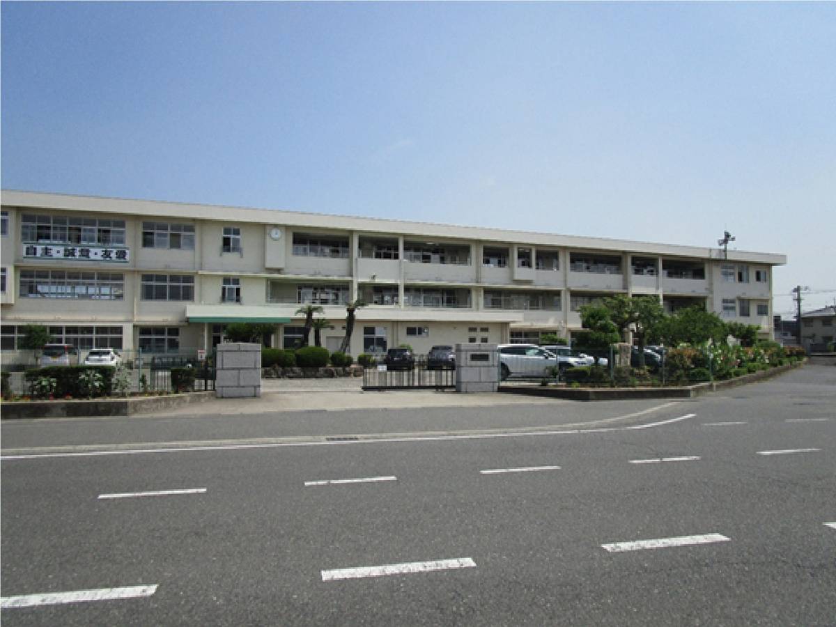 倉敷市ビレッジハウス福田の近くの中学校