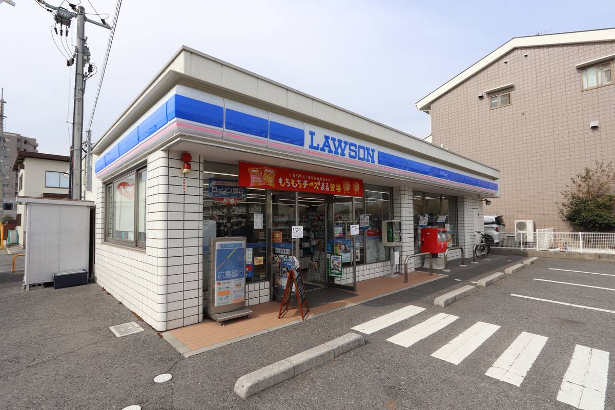 Convenience Store near Village House Inokuchi in Nishi-ku
