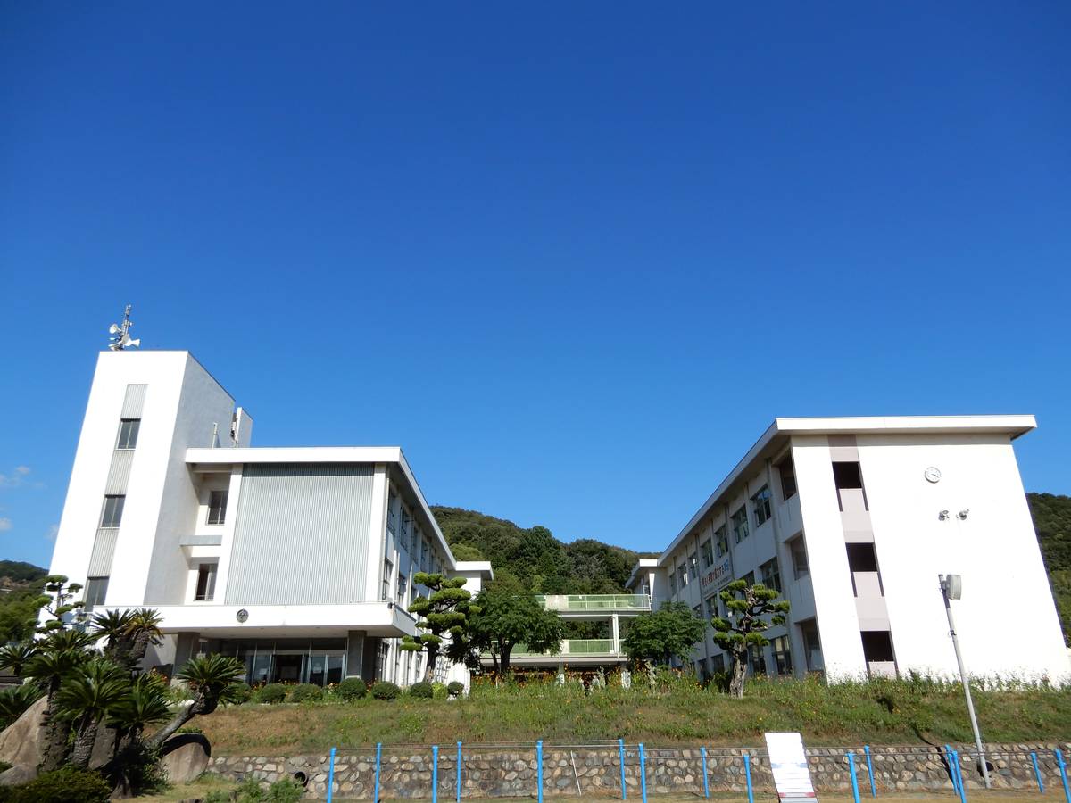 Escola primária perto do Village House Shionasu em Kurashiki-shi