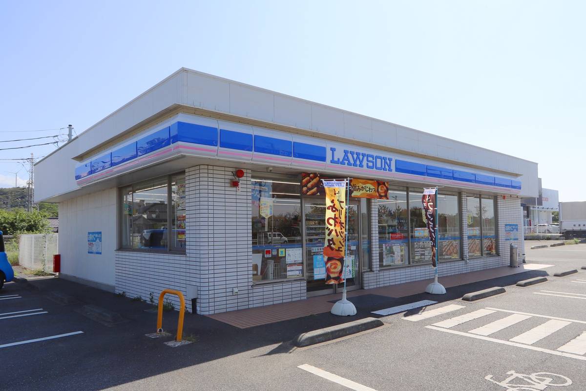 Cửa hàng tiện lợi gần Village House Aoyama 2 ở Gotsu-shi