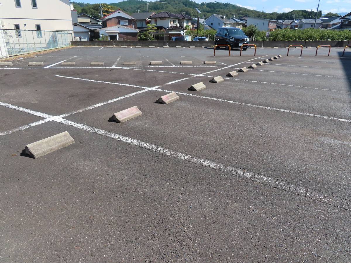 Parking lot of Village House Iwakura 2 in Tottori-shi