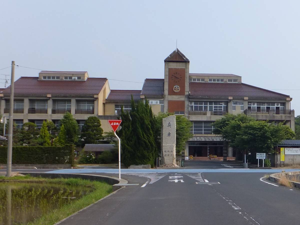 Escola secundária perto do Village House Nishi Izumo em Izumo-shi